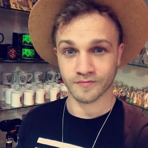 Meet your Posher, Derek